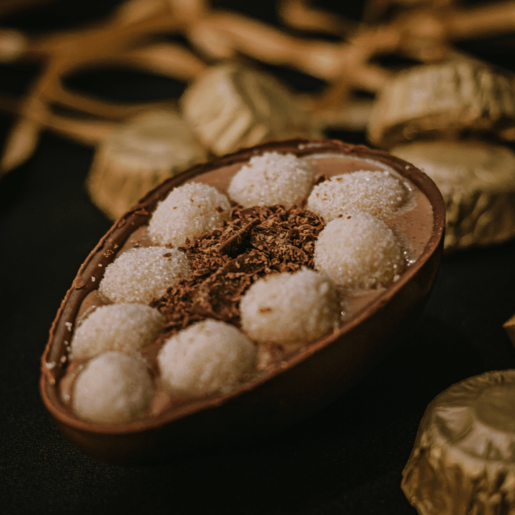 Sua cozinha pode se tornar a sua oficina de lucros. Aprenda a fazer doces gourmet que não só encantam, mas também geram resultados financeiros.